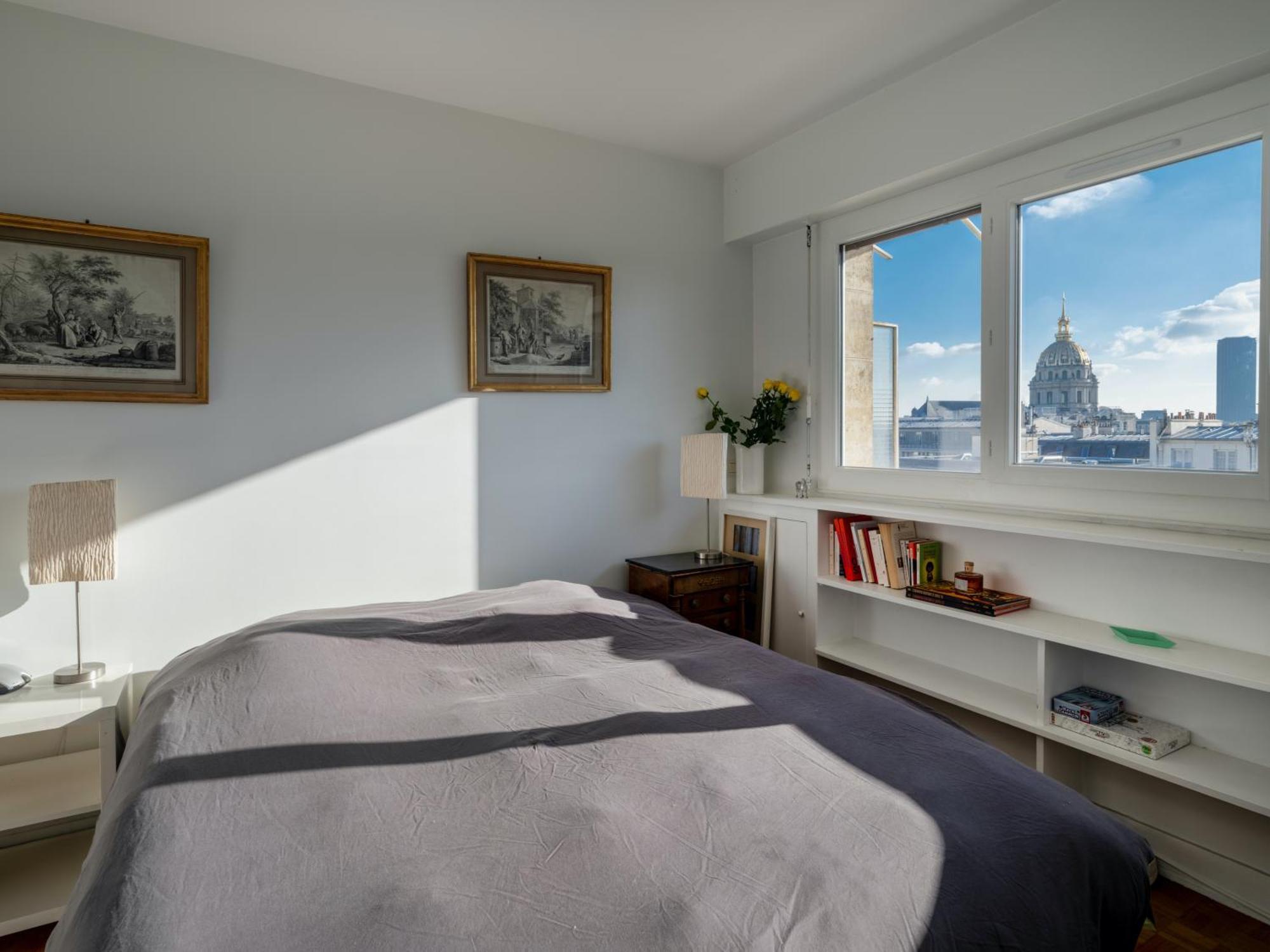 Eiffel Tower Loft Apartment *